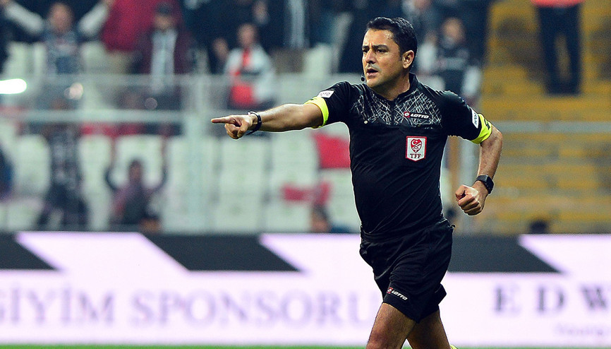 Galatasaray-Trabzonspor maçının VARı Bülent Yıldırım oldu