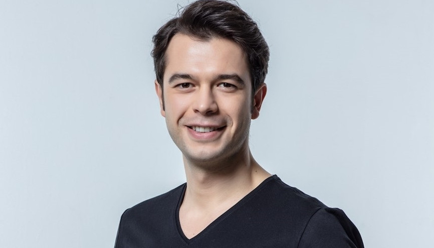 Çok Güzel Hareketler Bunlar Atakan Çelik kimdir Çok Güzel Hareketler Bunlar Atakan Çelik kimdir