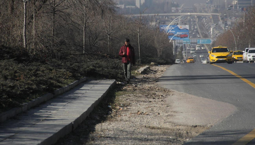 Eskişehir Yolu  Kaldırım ve yama bekliyor