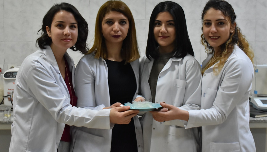Üniversitelilerden ‘yenilebilir’ plastik
