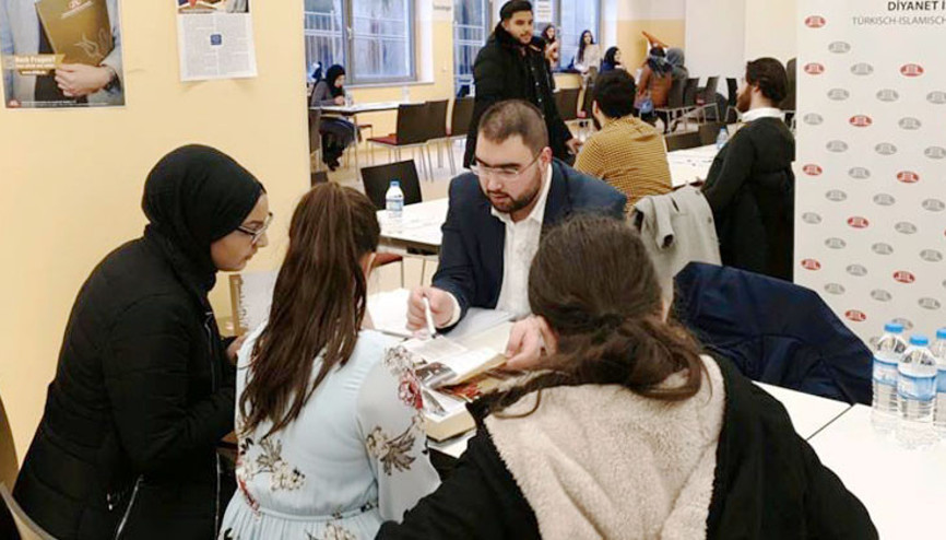 Almanya’da Türk gençlerine ‘Öğrenci Fuarı’