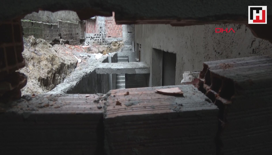 Duvarı delerek 100 bin liralık gümüş takı çaldılar