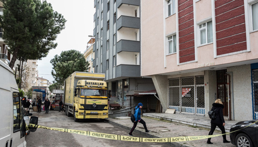 Kartalda çökme riski olan Nuri Bey Apartmanı tahliye ediliyor