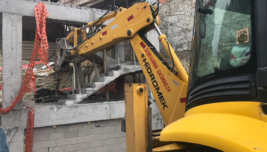 Peri bacalarının yanına yapılan otel inşaatında yıkım