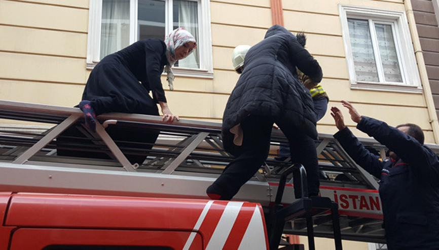 Beyoğlu’ndaki yangında can pazarı yaşandı