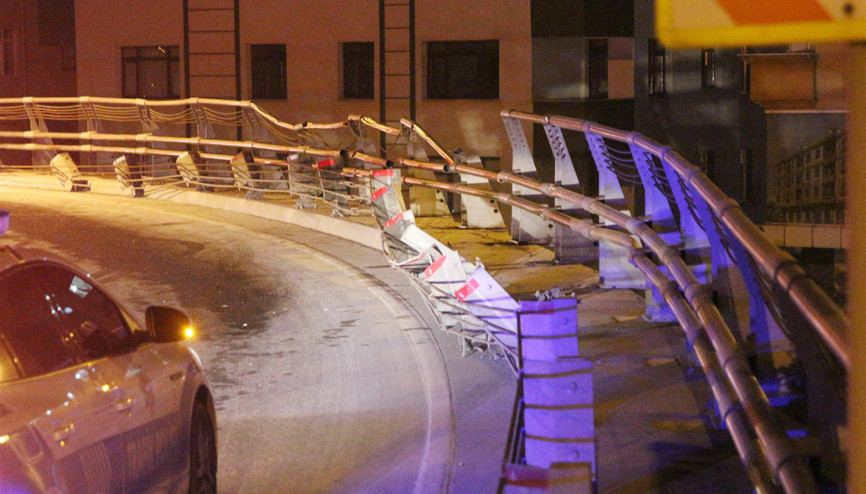 Kazada ölümden dönen sürücü, otomobili bırakıp kaçtı