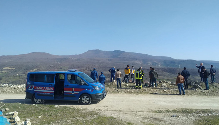 Manisada uçak düştüğü ihbarı ile ilgili olarak Vali Ahmet Denizden açıklama geldi
