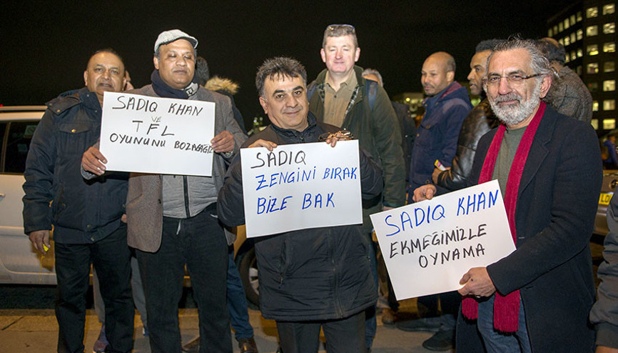 Londra Belediye Başkanına Türkçe protesto: Ekmeğimizle oynama Sadik Khan Londra Belediye Başkanına Türkçe protesto: Ekmeğimizle oynama Sadik Khan