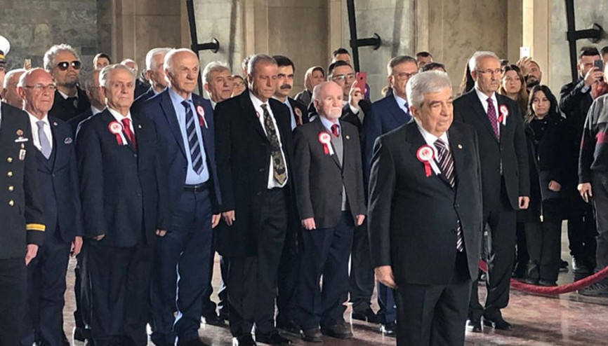 Futbol Adamları Anıtkabirde
