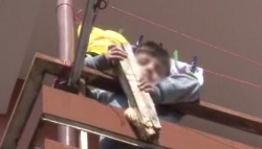 5 yaşındaki çocuğa haciz geldi