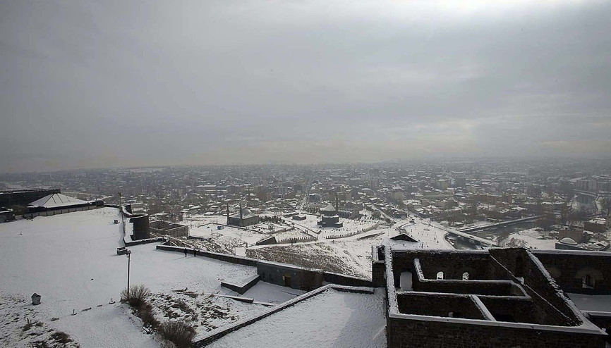 Kars Kalesi her mevsim farklı güzel