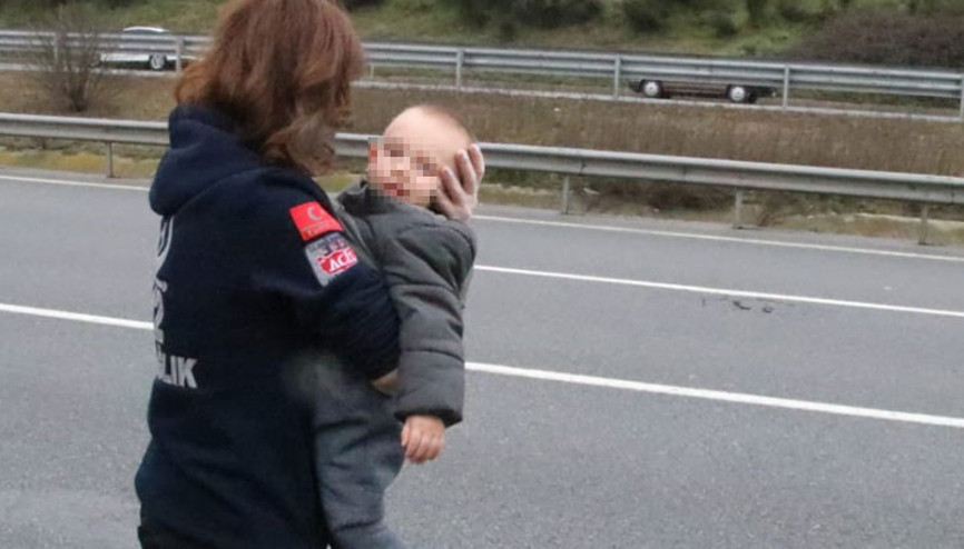 Düzce’de çok acı kaza Anne baba öldü, 3 yaşındaki çocukları yaralı…