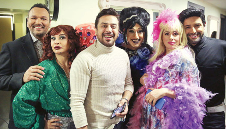 Ünlülerle güldürdüler