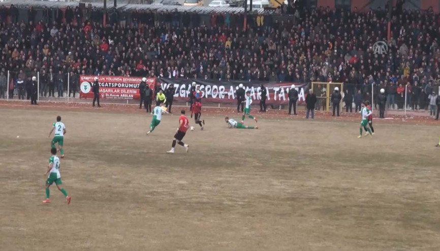 Amatör maçta Messi golü attı, ortalık yıkıldı