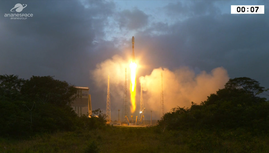 Arianespace şirketi uzaya 6 uydu gönderdi