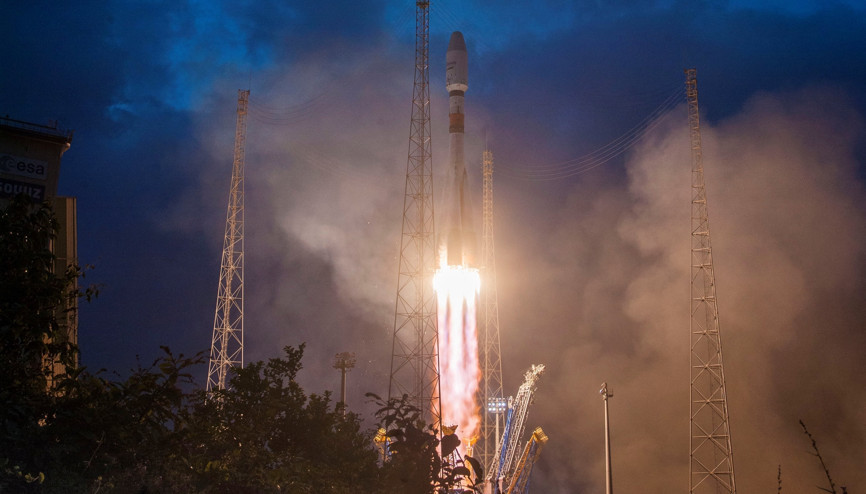 Uzaya internet uydusu gönderildi