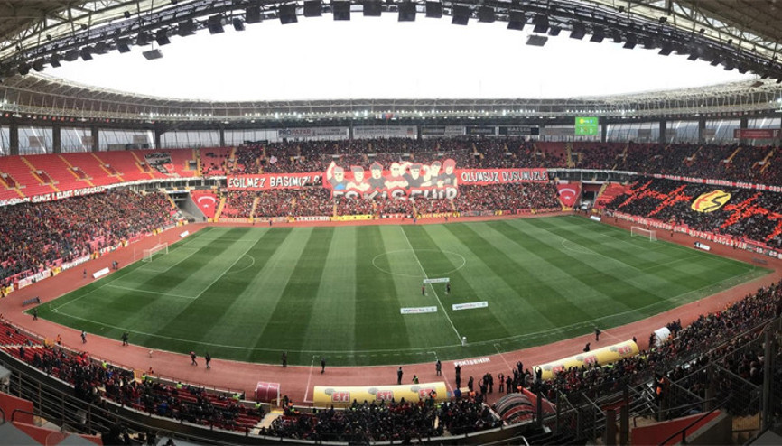 Eskişehirspor taraftarından muhteşem koreografi