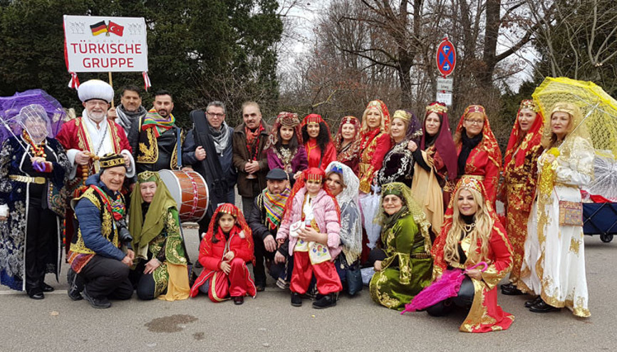 Altın Kızlar, dünyanın en eski karnaval kortejinde