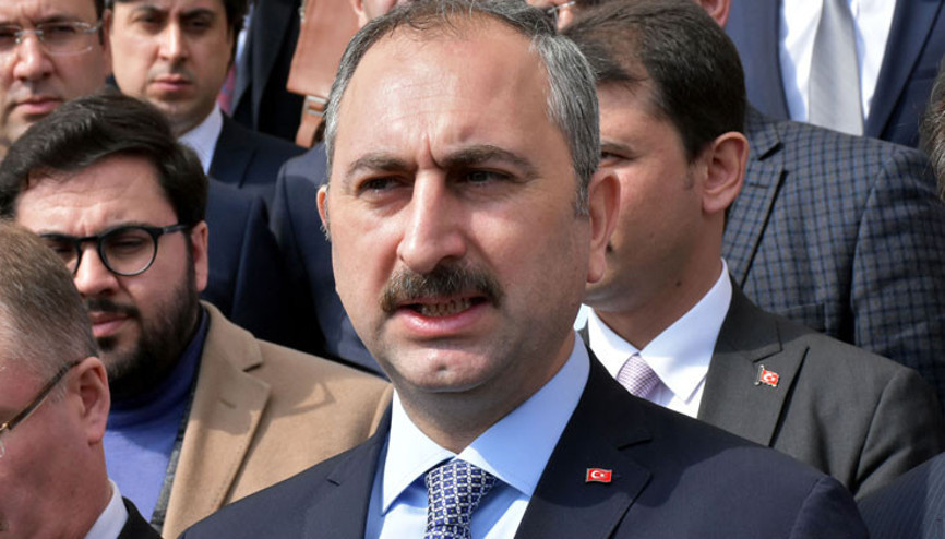 Adalet Bakanı Gülden önemli uyarı: Sigorta şirketlerine ve simsarlara kanmayın Adalet Bakanı Gülden önemli uyarı: Sigorta şirketlerine ve simsarlara kanmayın