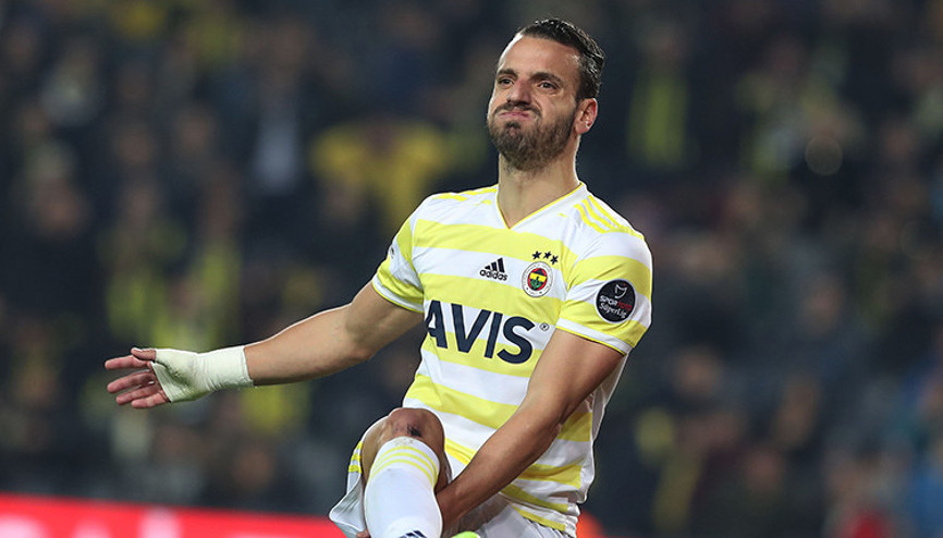 Fenerbahçeden Roberto Soldadoya yeni sözleşme