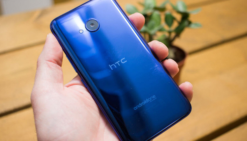 Bir telefon devinin sonu: HTC isim hakkını satıyor