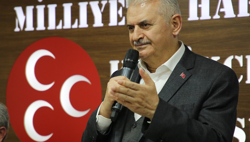 Binali Yıldırım seçim çalışmalarını Küçükçekmecede sürdürdü