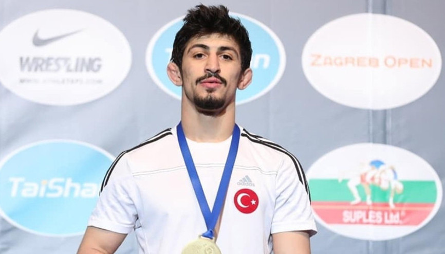 Milli sporcu Kerem Kamal, altın madalya kazandı