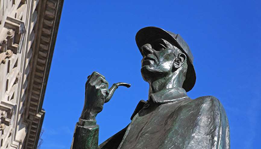 Sherlock Holmes dizisinin başrol oyuncusu kimdir