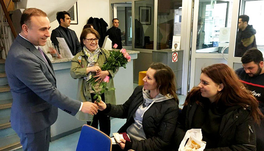 Başkonsoloslukta şaşırtan sürpriz