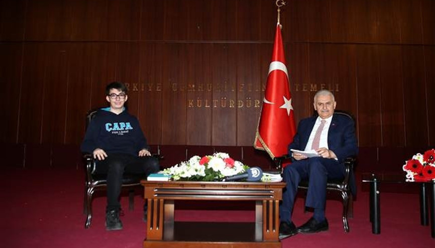 Binali Yıldırım, öğrencilerle buluştu: Mahalle takımlarını kurup, mahalle maçlarını başlatacağız