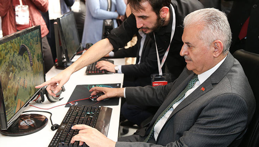 Binali Yıldırım PUBG oynadı Binali Yıldırım PUBG oynadı