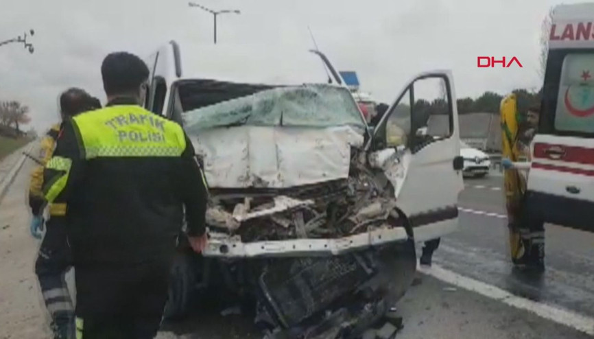 TEM otoyolu Hadımköy gişelerde kaza 1 ölü, 2 yaralı TEM otoyolu Hadımköy gişelerde kaza 1 ölü, 2 yaralı