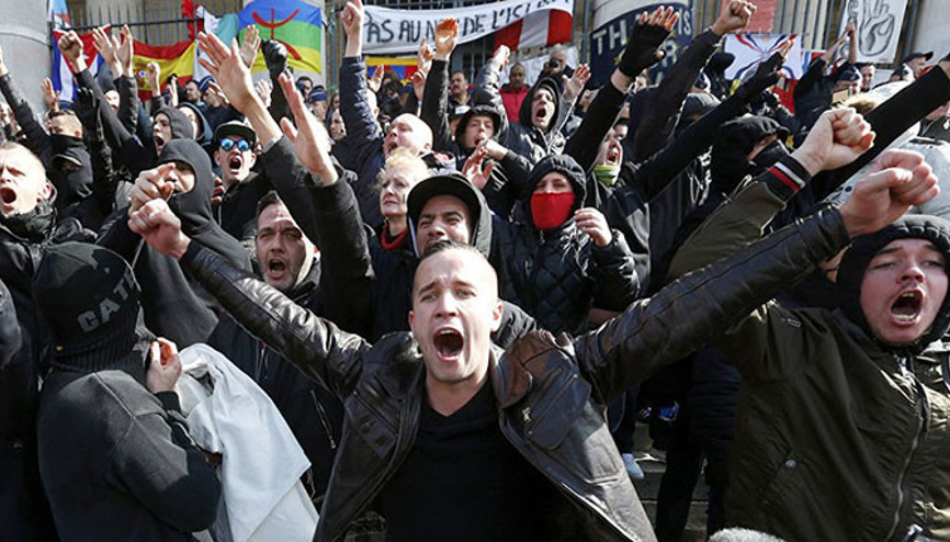 İstihbarat uyardı: Beyaz yakalılar ve hızla silahlanıyorlar...