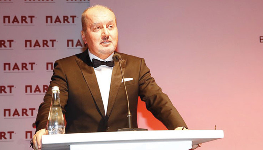 Nart, Lloyd’s üyesi