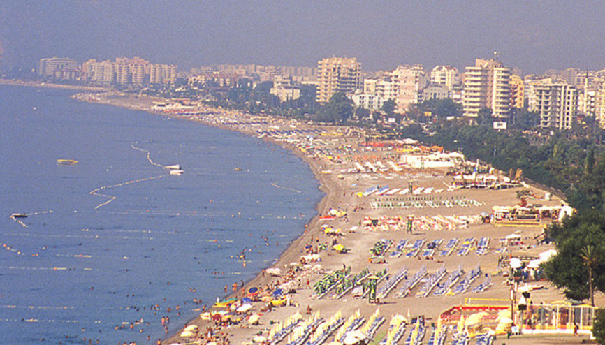 Antalya Körfezini sardılar... Görünce yaklaşmayın