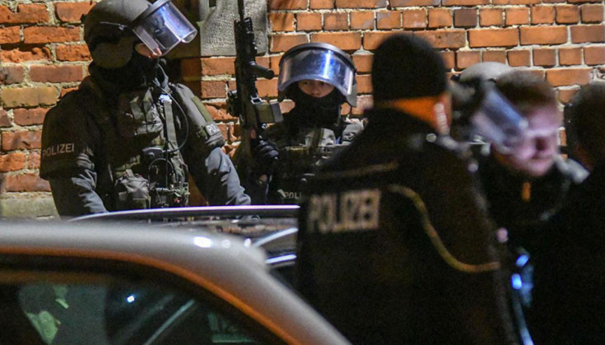 Polis baskını kanlı bitti