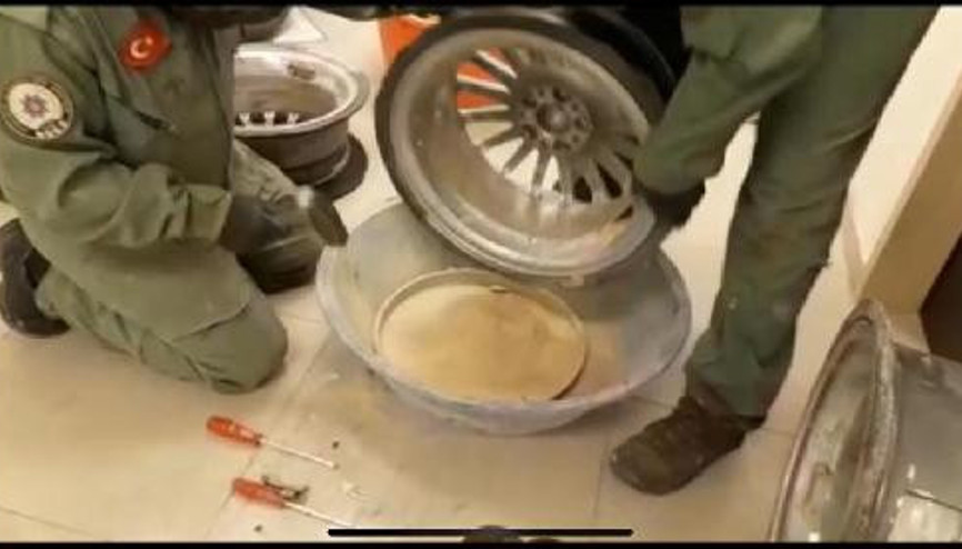 Vanda otomobilin jantlarında 6 kilo eroin ele geçirildi