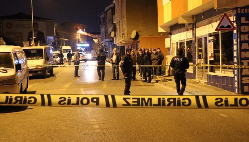 Çekmeköyde cadde ortasında pompalı tüfekle vuruldu Çekmeköyde cadde ortasında pompalı tüfekle vuruldu