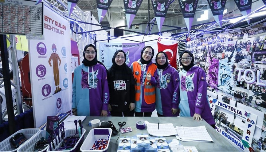Türk liseleri New Yorkta düzenlenen robot yarışmasında