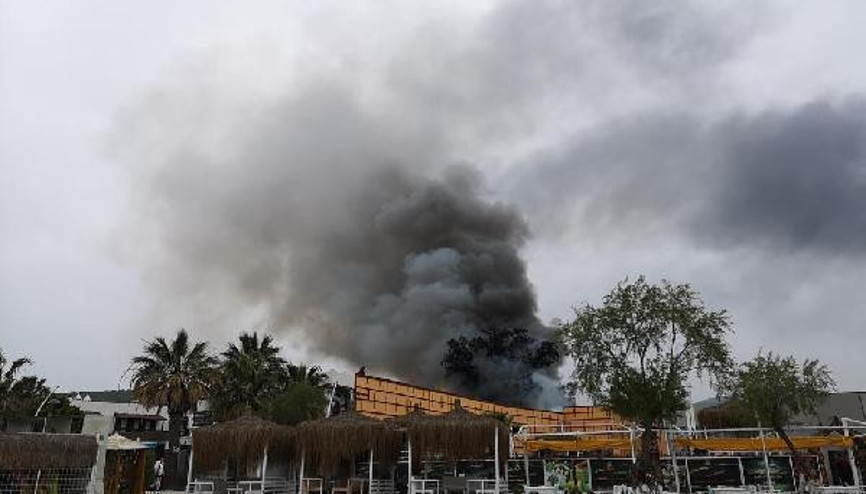 Bodrumda beach clubta yangın