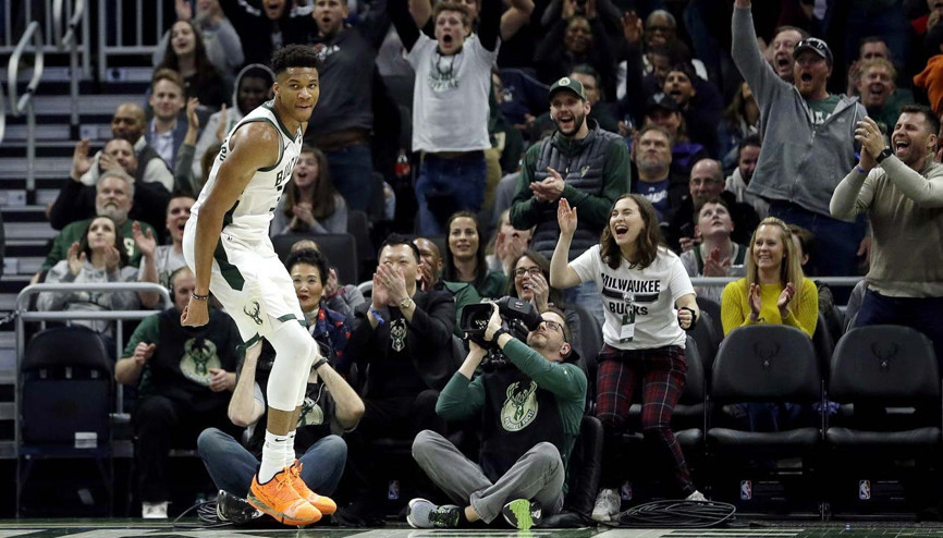 Giannis uçarak blokladı