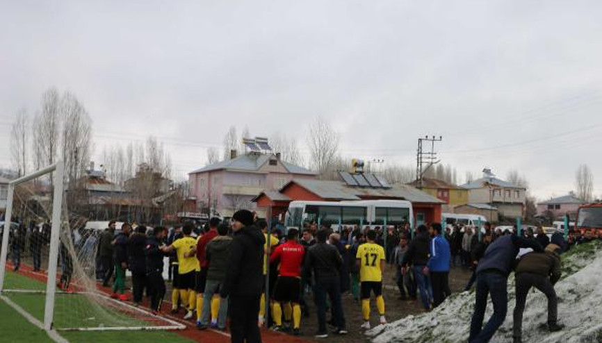 Muşta amatör maçta kavga Muşta amatör maçta kavga