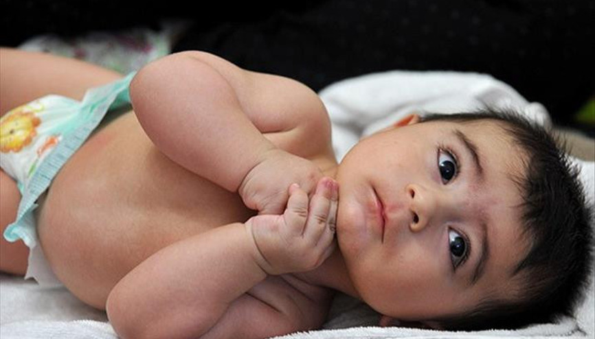 ABde babalık izni en az 10 güne çıkarılacak