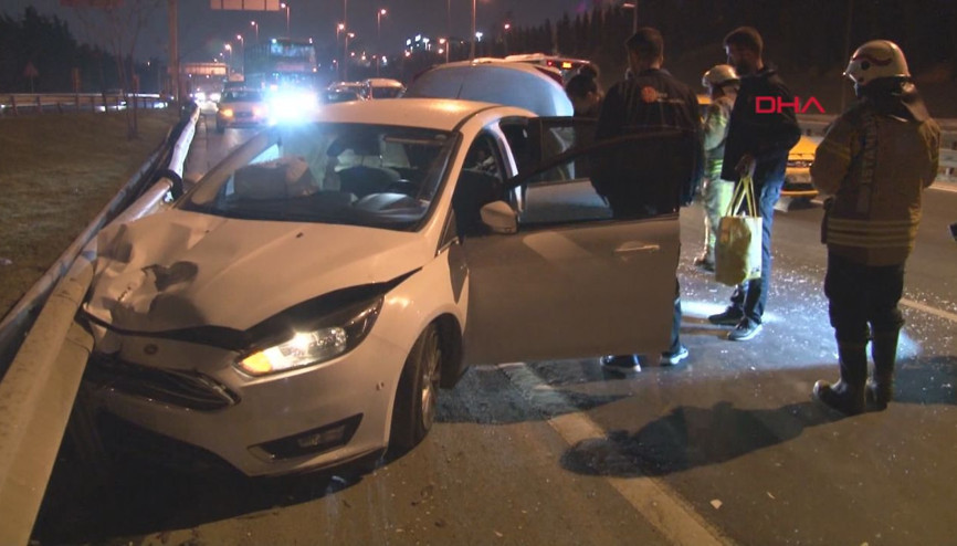 Kadıköyde trafik kazası: 4 yaralı Kadıköyde trafik kazası: 4 yaralı