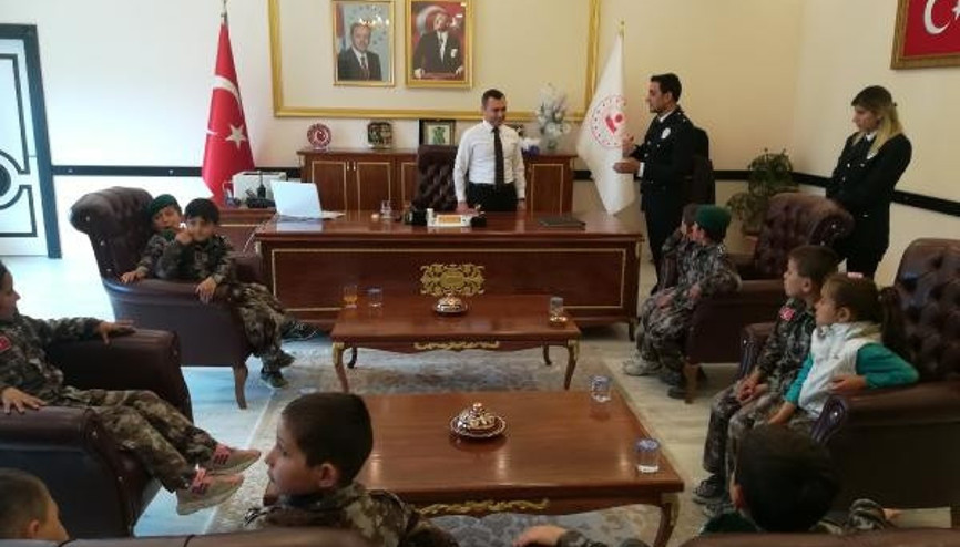 Büyükorhan Kaymakamı Yavuz, polisler ile bir araya geldi