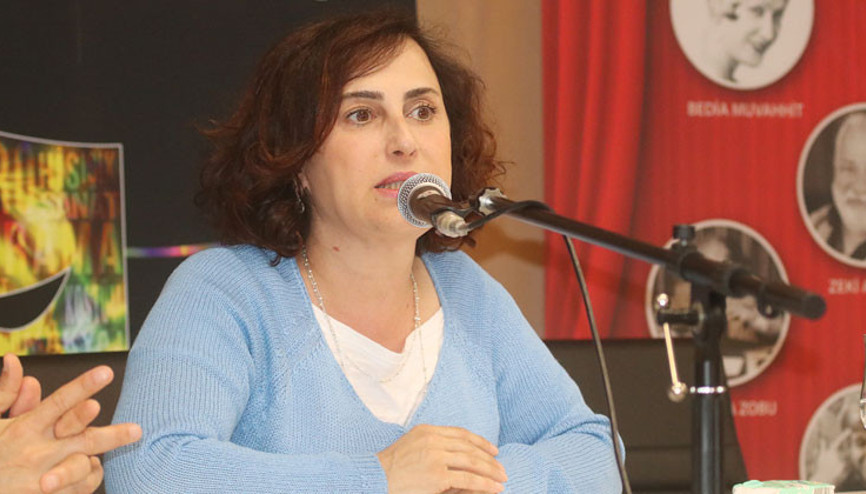 Emmy Ödüllü tek yönetmenimizden Avrupalı Türklere: Boşuna para vermeyin