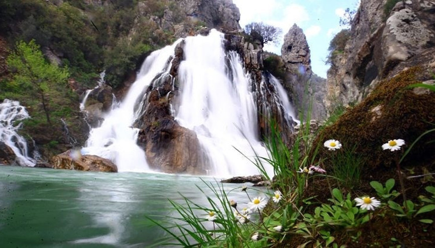 Orta Torosların saklı cenneti: Uçansu Şelalesi