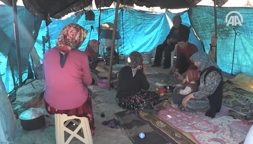 Sarıkeçililer zorlu şartları güçlü aile bağlarıyla aşıyor