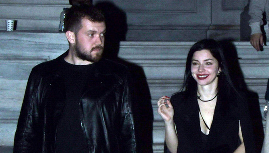 Azeri modacı yine yanında