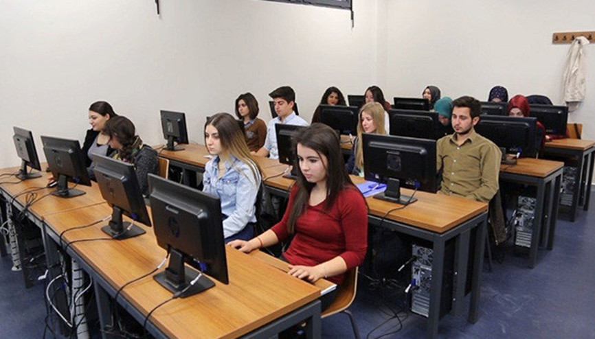 Rektörden öğrencileri heyecanlandıran yarışma Rektörden öğrencileri heyecanlandıran yarışma
